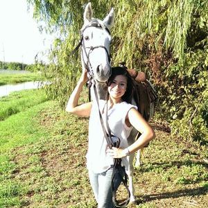 Meet your Posher, Cynthia